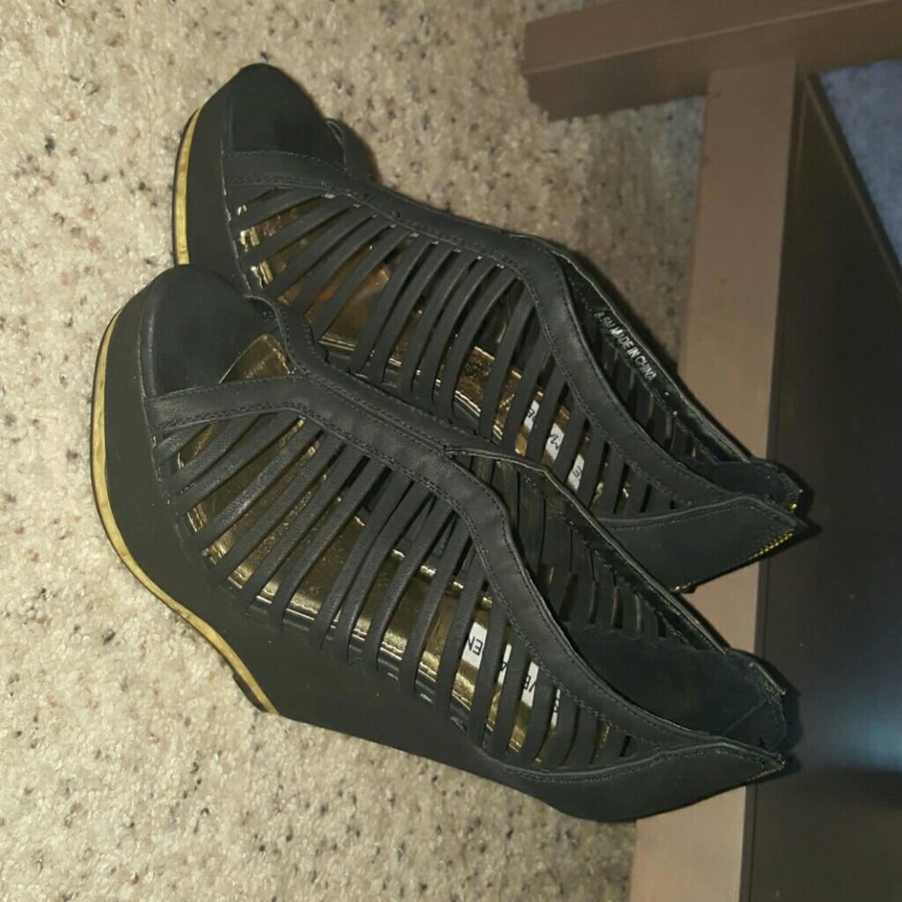 Steve Madden wedges